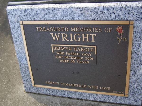 Selwyn Harold WRIGHT,  | died 21 Dec 2001 aged 80 years;  | Brookfield Cemetery, Brisbane  | 