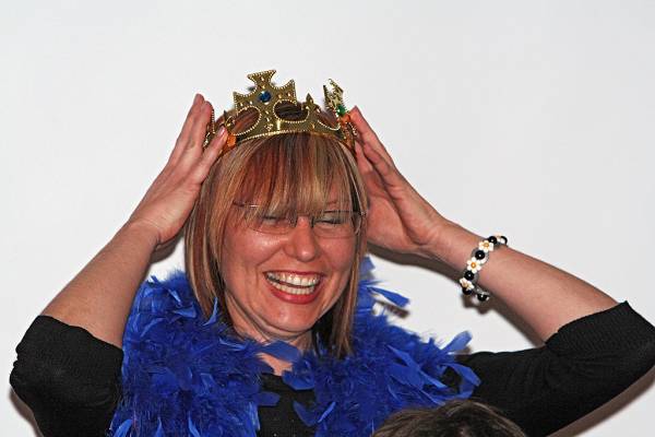 Mr DSTC Naomi Andrew with ceremonial crown,  | DSTC Farewell Symposium, 28 July 2005  | 