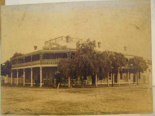 Central Australian Hotel,  | as built by William Gale in 1884,  | burnt down in 1936  | and rebuilt differently in the 1930s,  | Bourke, New South Wales  | 