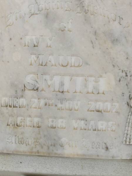 Rupert William SMITH,  | died 15 Dec 1960 aged 47 years;  | Ivy Maud SMITH,  | died 27 Nov 200 aged 88 years;  | R.W. SMITH,  | died 15 Dec 1960 aged 47 years;  | Appletree Creek cemetery, Isis Shire  | 