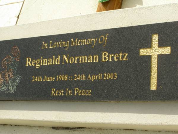 Iris Valmai BRETZ,  | died 19 Oct 1975 aged 66 years;  | Reginald Norman BRETZ,  | 24 June 1908 - 24 April 2003;  | Appletree Creek cemetery, Isis Shire  | 