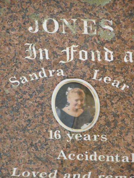 children;  | Sandra Lear JONES,  | accidentally killed 4 Jan 1992 aged 16 years;  | Shane Eric BLANCHARD,  | accidentally killed 4 Jan 1992 aged 22 years;  | Elizabeth Caroline BLANCHARD,  | accidentally killed 4 Jan 1992 aged 20 years;  | remembered by parents, son & nephew;  | Appletree Creek cemetery, Isis Shire  | 