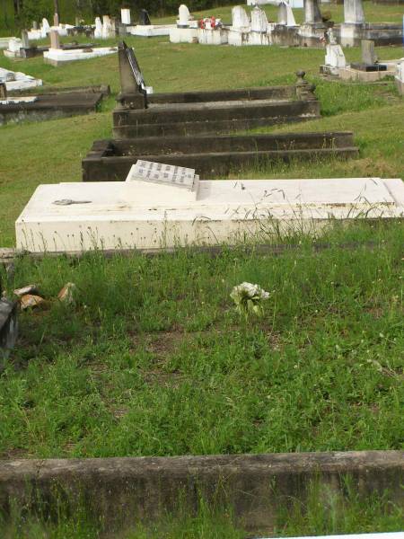 Appletree Creek cemetery, Isis Shire  | 