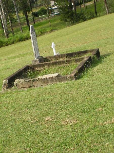 Appletree Creek cemetery, Isis Shire  | 