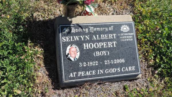 Selwyn Albert HOOPERT (Boy)  | b: 3 Feb 1922  | d: 23 Jan 2006  |   | Aubigny St Johns Lutheran cemetery, Toowoomba Region  |   |   | 