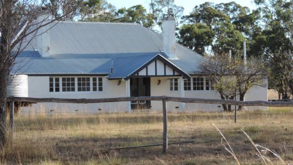 Ballandean homestead pioneer memorial, Southern Downs Region  | 