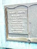 
Albert James WILLMOT,
17-11-1919 - 10-11-2004,
husband of Una,
father, step father, grandfather, great-grandfather;
Beerwah Cemetery, City of Caloundra
