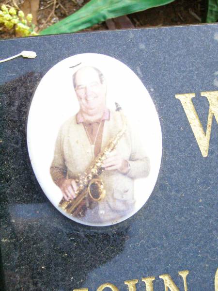 John Garnett WILLIAMSON,  | 20-2-32 - 29-3-04,  | husband dad poppy;  | Beerwah Cemetery, City of Caloundra  | 
