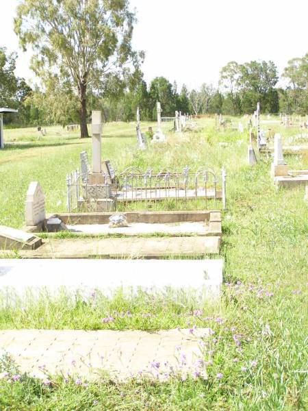 Bell cemetery, Wambo Shire  | 