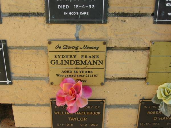 Sydney Frank GLINDEMANN  | 21 Nov 1997  | aged 86  |   | Bethania (Lutheran) Bethania, Gold Coast  | 