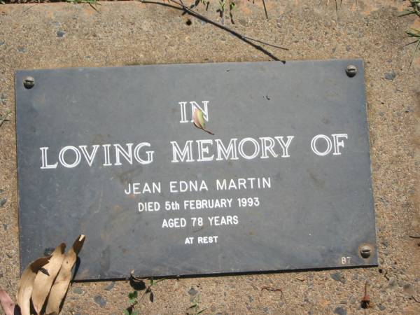 Jean Edna MARTIN,  | died 5 Feb 1993 aged 78 years;  | Blackbutt-Benarkin cemetery, South Burnett Region  | 