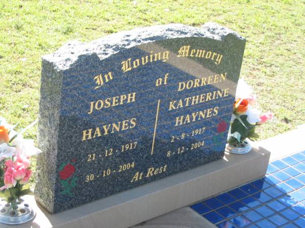 Joseph HAYNES,  | 21-12-1917 - 30-10-2004;  | Dorreen Katherine HAYNES,  | 2-8-1917 - 8-12-2004;  | Blackbutt-Benarkin cemetery, South Burnett Region  | 