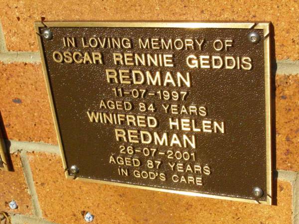 Oscar Rennie Geddis REDMAN,  | died 11-07-1997 aged 84 years;  | Winifred Helen REDMAN,  | died 26-07-2001 aged 87 years;  | Bribie Island Memorial Gardens, Caboolture Shire  | 
