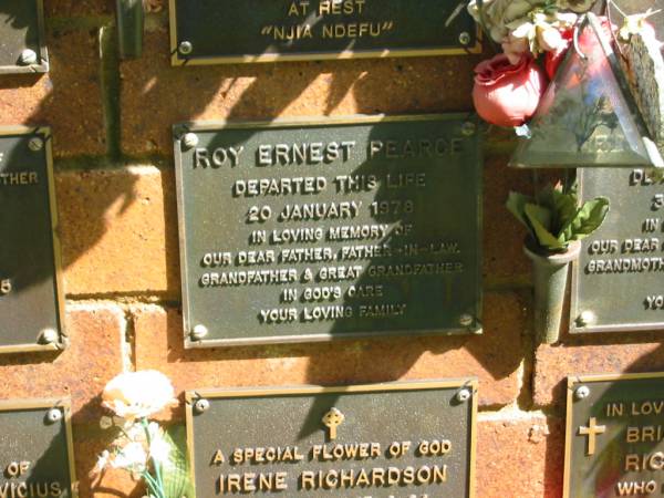 Roy Ernest PEARCE,  | died 20 Jan 1978,  | father father-in-law grandfather great-grandfather;  | Bribie Island Memorial Gardens, Caboolture Shire  | 