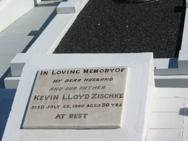 Kevin Lloyde ZISCHKE,  | died 22 July 1960 aged 30 years,  | husband father;  | Apostolic Church of Queensland, Brightview, Esk Shire  | 