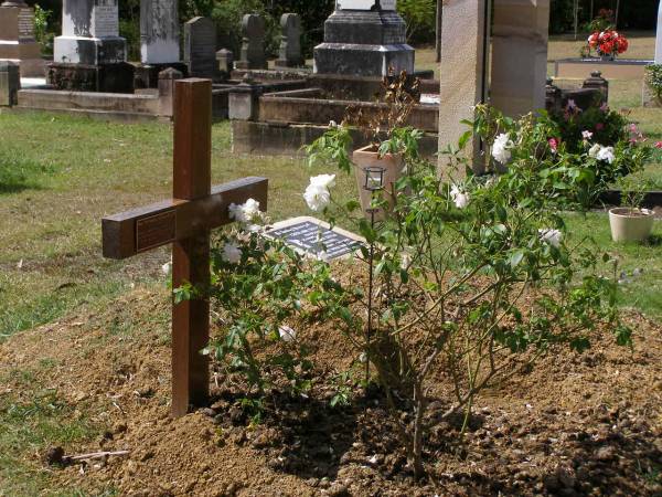 Francesca HARMAN-SCHUFFT, baby,  | died 16 June 2002;  | Brookfield Cemetery, Brisbane  | 