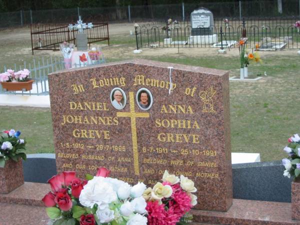 husband Daniel Johannes GREVE 1-5-1912 - 29-7-1995;  | wife Anna Sophia GREVE 8-7-1911 - 25-10-1991;  | Chambers Flat Cemetery, Beaudesert  | 