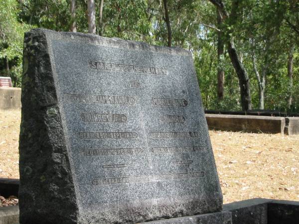 William Ranald Monro 29 Sep 1890 to 15 Mar 1938  | Marie Jane Munro 21 Apr 1869 to 21 Mar 1938  | Chapel Hill Uniting (formerly Methodist) Cemetery - Brisbane  |   | 