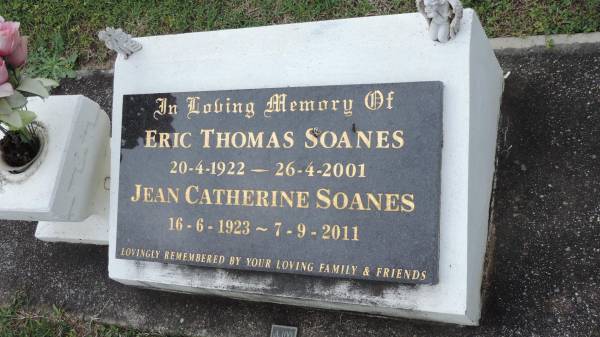 Eric Thomas SOANES  | b: 20 Apr 1922  | d: 26 Apr 2001  |   | Jean Catherine SOANES  | b: 16 Jun 1923  | d: 7 Sep 2011  |   | Cooloola Coast Cemetery  |   | 