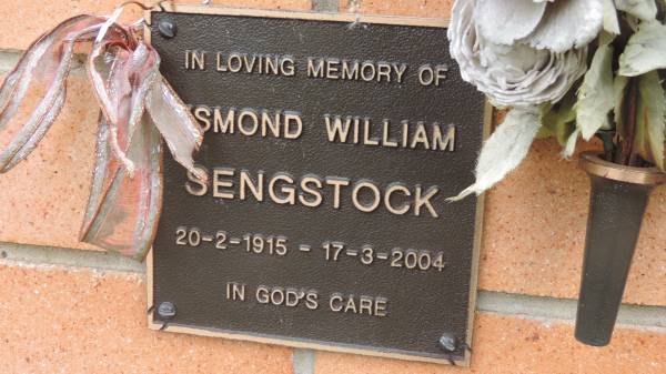 Esmond William SENGSTOCK  | b: 20 Feb 1915  | d: 17 Mar 2004  |   | Cooloola Coast Cemetery  |   | 