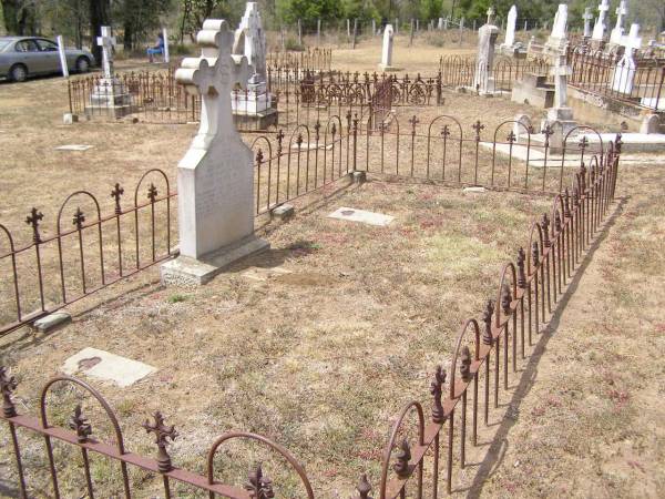 Pauline EHRLICH (nee KRAUSE),  | wife of Johann ERLICH,  | born 13 May 1873 Germany,  | died 18 Oct 1903;  | Douglas Lutheran cemetery, Crows Nest Shire  | 