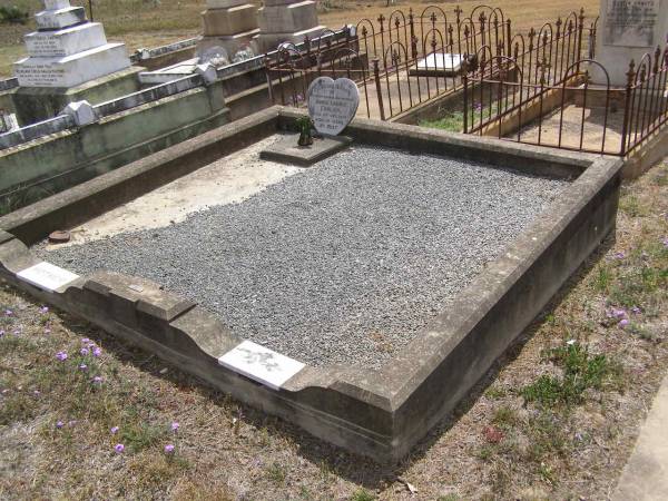 Annie Lousie EHRLICH, wife mother,  | died 31 Dec 1930 aged 39 years;  | Douglas Lutheran cemetery, Crows Nest Shire  | 