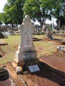 
Helen BOWDON
native of Selkirk, Scotland
20 Mar 1918
aged 71

Mina Bertha MAULE
wife of
John A MAULE
20 Sep 1954
aged 80

John Alexander MAULE
4 Aug 1955
aged 83

Drayton and Toowoomba Cemetery

