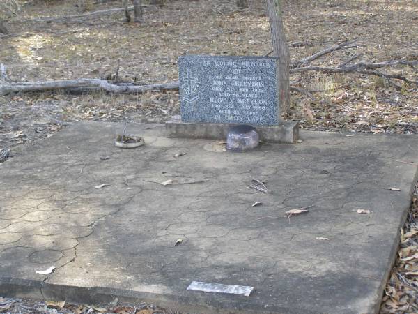 parents;  | John BREYDON,  | died 5 Feb 1932 aged 58 years;  | Ruby V. BREYDON,  | died 10 July 1968 aged 85 years;  | Emu Creek cemetery, Crows Nest Shire  | 