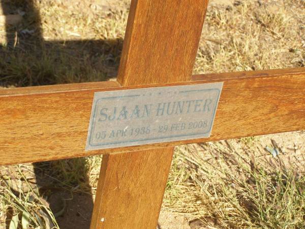 Sjaan HUNTER  | b: 5 Apr 1938  | d: 29 Feb 2008  |   | Exmouth Cemetery, WA  | 