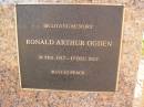 Ronald Arthur OGDEN
b: 20 Feb 1917
d: 17 Dec 2007
Exmouth Cemetery, WA
