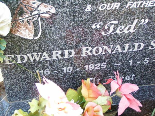 (Ted) Edward Ronald SCHMIDT, husband father,  | 16-10-1925 - 1-5-2004;  | Fernvale General Cemetery, Esk Shire  | 