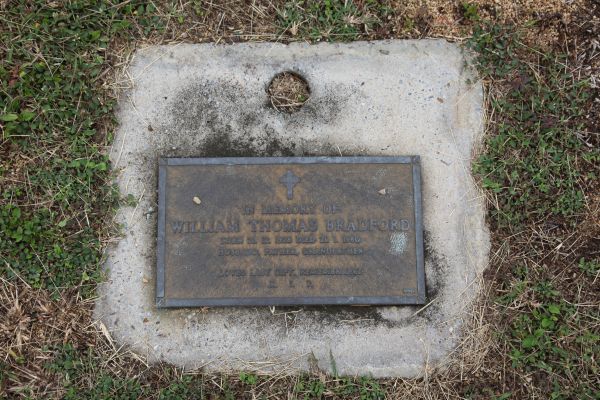 William Thomas BRADFORD  | b: 21 Dec 1928  | d: 21 Jan 1980  | Burial ID (left/south) 3883A  | Plot location (left/south) Position 62 Row 7 Section D  |   | Gladstone Cemetery  | Copyright 2021 Hoylen Sue  |   | 