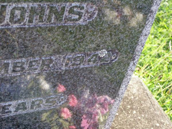 Frank E. JOHNS,  | died 7 Sept 1942 aged 38 years;  | Gleneagle Catholic cemetery, Beaudesert Shire  | 
