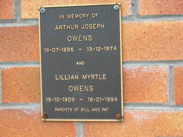 Arthur Joseph OWENS,  | 17-07-1895 - 13-12-1874;  | Lillian Myrtle OWENS,  | 15-10-1909 - 18-01-1994;  | parents of Bill & Pat;  | Goomeri cemetery, Kilkivan Shire  | 