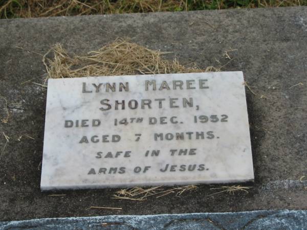 Lynn Maree SHORTEN,  | died 14 Dec 1952 aged 7 months;  | Goomeri cemetery, Kilkivan Shire  | 
