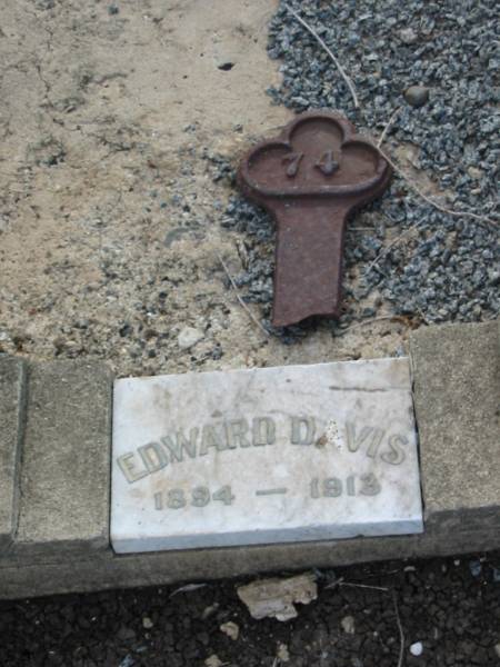 Edward DAVIS,  | 1894 - 1913;  | Greenmount cemetery, Cambooya Shire  | 
