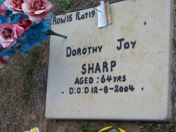 Dorothy Joy SHARP  | 12 Aug 2004, aged 64  | Haigslea Lawn Cemetery, Ipswich  | 