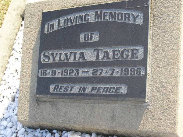 Sylvia TAEGE  | b:16 Sep 1923, d: 27 Jul 1996  | Harrisville Cemetery - Scenic Rim Regional Council  |   | 