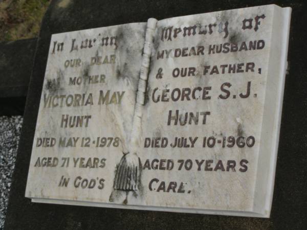 Victoria May HUNT  | d: 12 May 1978, aged 71  | George S.J. HUNT  | d: 10 Jul 1960, aged 70  | Harrisville Cemetery - Scenic Rim Regional Council  | 