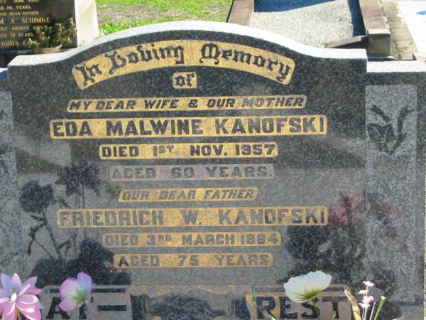 Eda Malwine KANOFSKI, died 1 Nov 1957 aged 60 years, wife mother;  | Friedrich W. KANOFSKI, died 3 March 1984 aged 75 years, father;  | St Paul's Lutheran Cemetery, Hatton Vale, Laidley Shire  | 