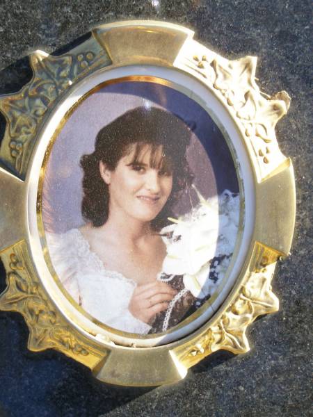 Michelle Ann MCGOVERN  | (Chelle CREEVEY),  | daughter sister wife sister-in-law aunt,  | 10-12-1970 - 1-6-1998;  | Helidon Catholic cemetery, Gatton Shire  | 