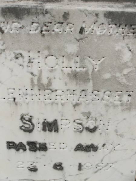 George Thomas SIMPSON,  | father,  | died 14-11-1960 aged 69 years;  | Holly Blennerhassett SIMPSON,  | mother,  | died 23-6-1967 aged 73 years;  | Howard cemetery, City of Hervey Bay  | 