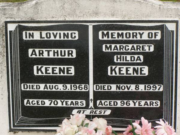 Arthur KEENE,  | died 9 Aug 1968 aged 70 years;  | Margaret Hilda KEENE,  | died 8 Nov 1997 aged 96 years;  | Howard cemetery, City of Hervey Bay  | 