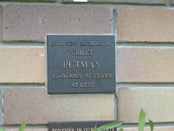 Violet PUTMAN,  | died 15-9-1995 aged 81 years;  | Howard cemetery, City of Hervey Bay  | 