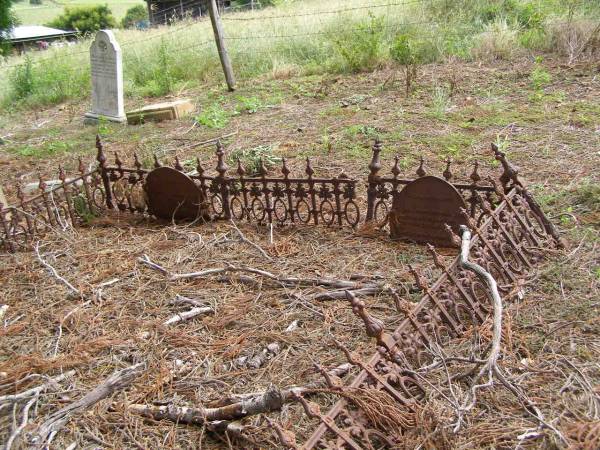 Auguste Dorothe Friedricka GIESS  | geb  10 Aug 1885  | gest 24 Feb 1887  | Pauline Johanne Mathilda GUSE  | geb:  4 Maerz (Mar) 1880,  | gest: 28 Januar 1897  | Hoya Lutheran Cemetery, Boonah Shire  |   | 