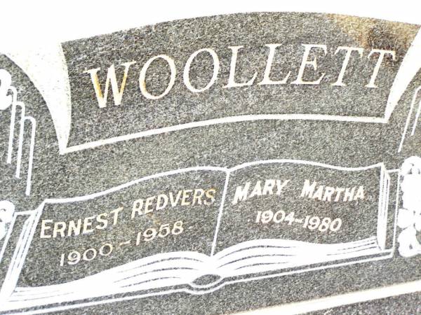 Ernest Redvers WOOLLETT,  | 1900 - 1958;  | Mary Martha WOOLLETT,  | 1904 - 1980;  | Jandowae Cemetery, Wambo Shire  | 