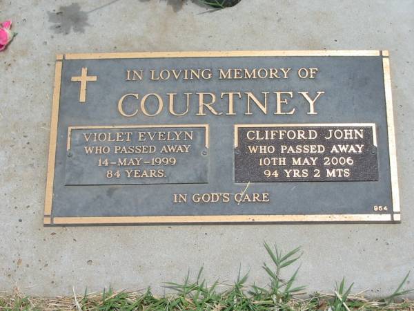 Violet Evelyn COURTNEY,  | died 14 May 1999 aged 84 years;  | Clifford John COURTNEY,  | died 10 May 2006 aged 94 years 2 months;  | Jandowae Cemetery, Wambo Shire  | 