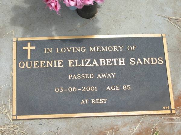Queenie Elizabeth SANDS,  | died 03-06-2001 aged 85 years;  | Jandowae Cemetery, Wambo Shire  | 