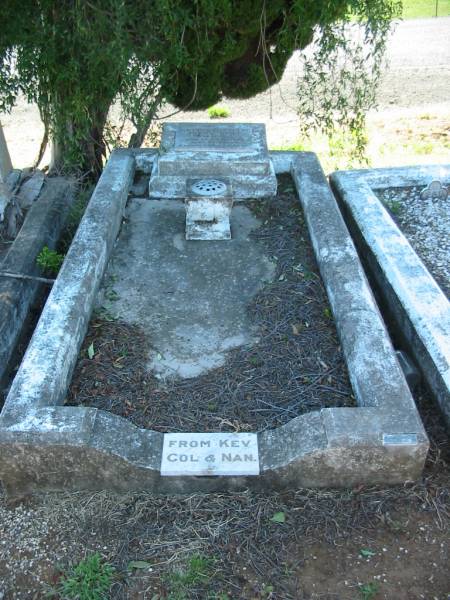 Tommy CHAY,  Washpool ,  | died 28 Dec 1952 aged 65 years,  | from Kev, Col & Nan;  | Kalbar General Cemetery, Boonah Shire  | 