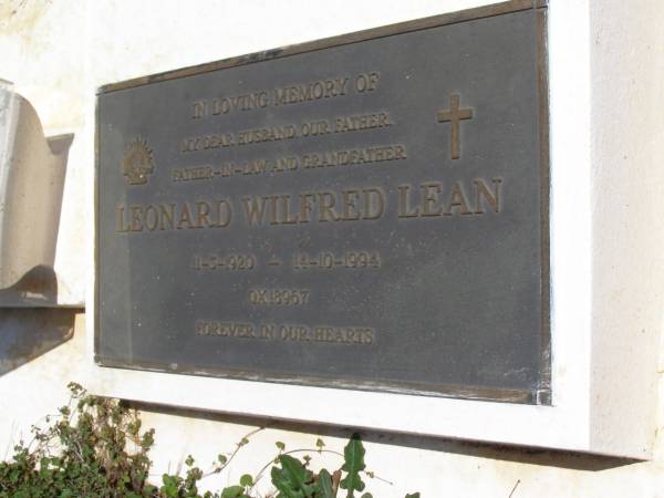 Leonard Wildfred LEAN,  | husband father father-in-law grandfather,  | 11-3-1920 - 14-10-1994;  | Kandanga Cemetery, Cooloola Shire  | 